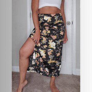 BLACK FLORAL MIDI SKIRT